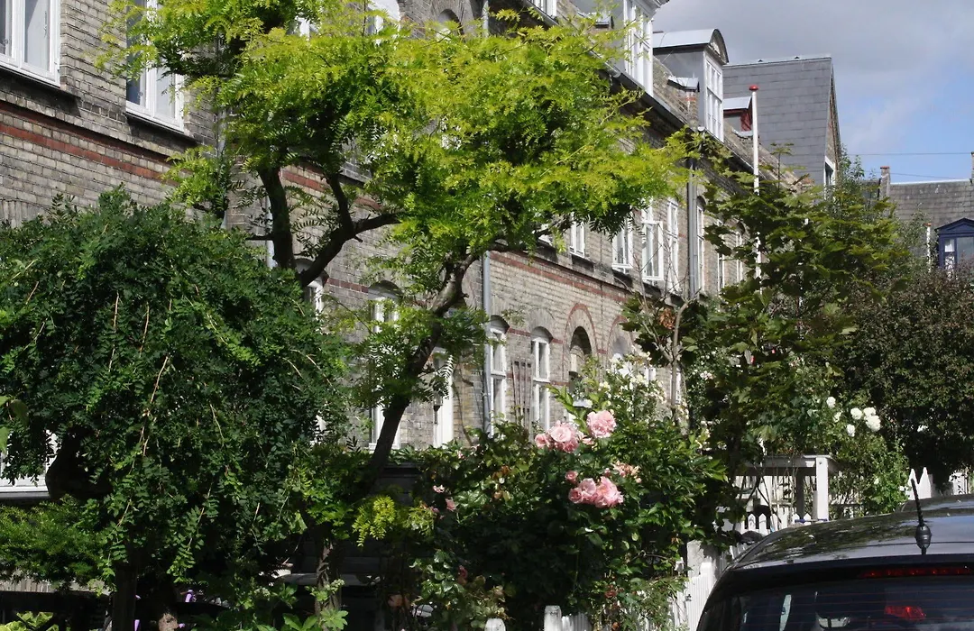 The Little First Metrostop From Central Station And Tivoli Guest house 2*